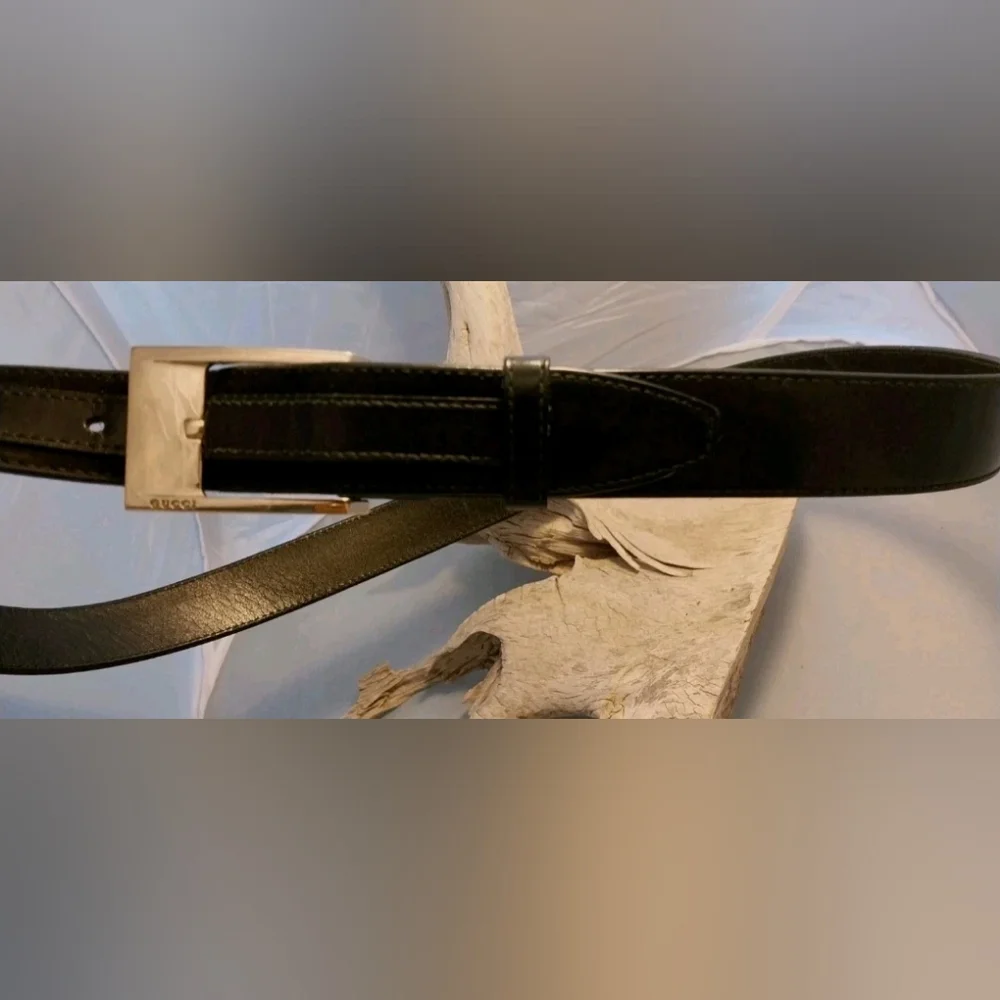 Gucci Men's Black Leather Belt with Solid Gold Brass Buckle
